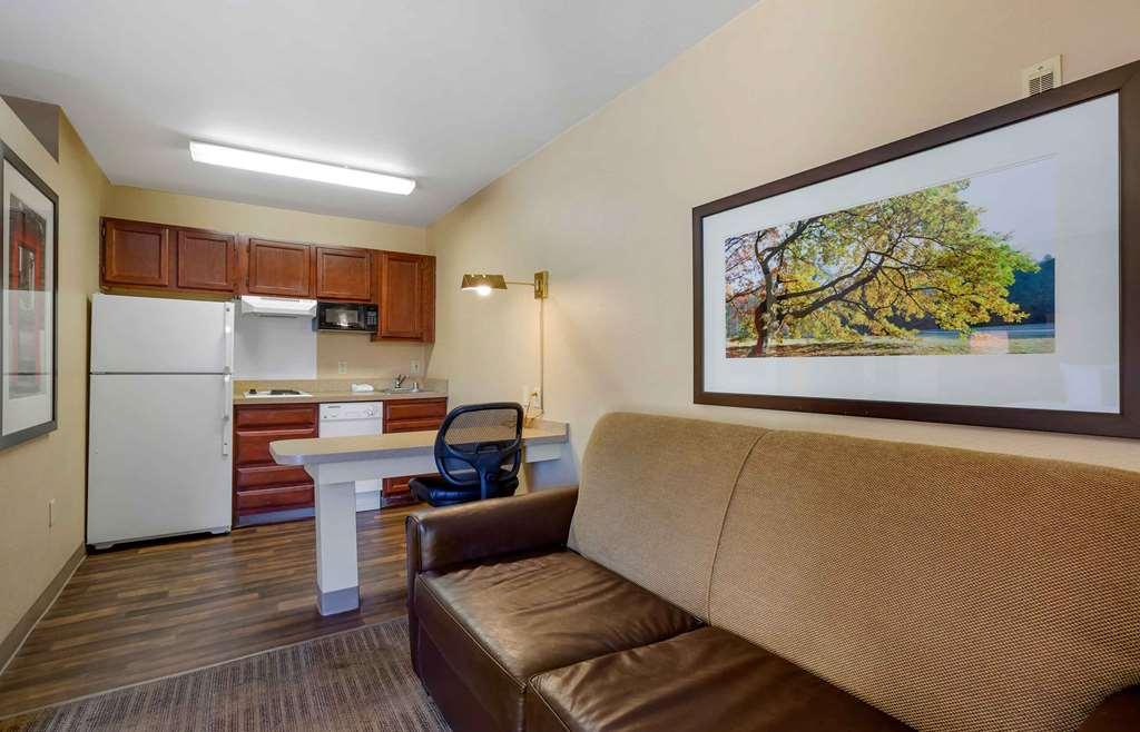 Extended Stay America Select Suites - Phoenix - Airport - E Oak St Chambre photo